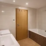 Art Garden Towers Apartman *