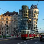 Art Garden Towers Apartment *
