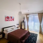 Art Garden Towers Apartment *